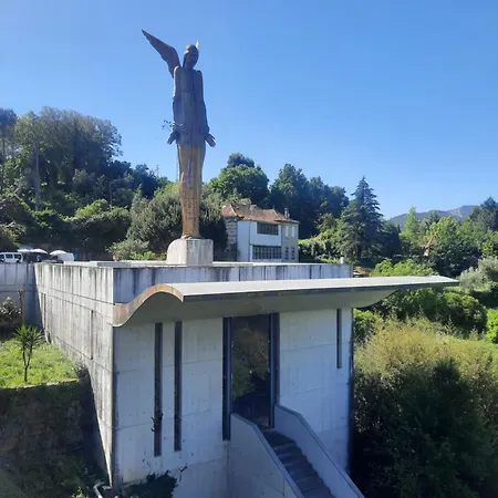 Burguesinha Al Entre-os-Rios